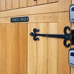 Cosy Countryside Retreat - Woody