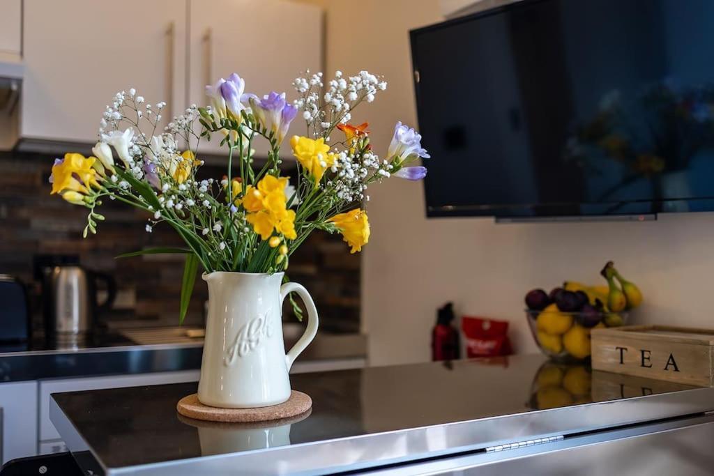 Cosy Countryside Retreat - Woody Apartment