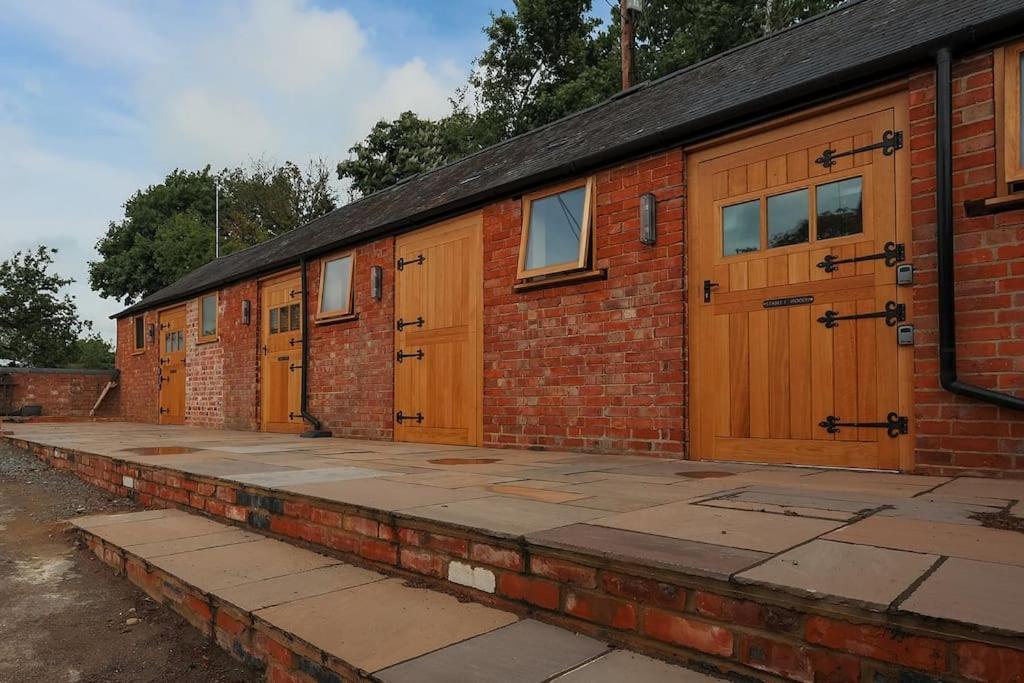 Cosy Countryside Retreat - Woody Apartment *